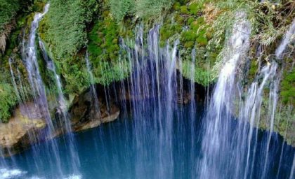 آبشار شگفت‌انگیز آب ملخ؛ عجیب‌ترین آبشار ایران!