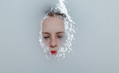 آیا خود در خارج از مغز وجود دارد؟