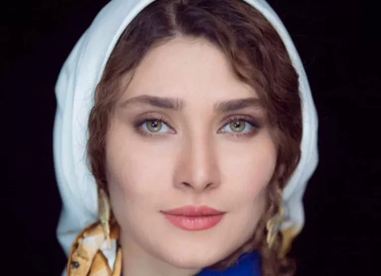جشن تولد ۳۶ سالگی ساناز سعیدی با تمی ساده و شیک