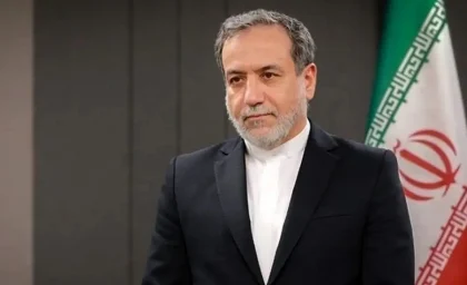 دست بوسی وزیرخارجه/ عراقچی؛ از نیروهای مسلح ممنونم