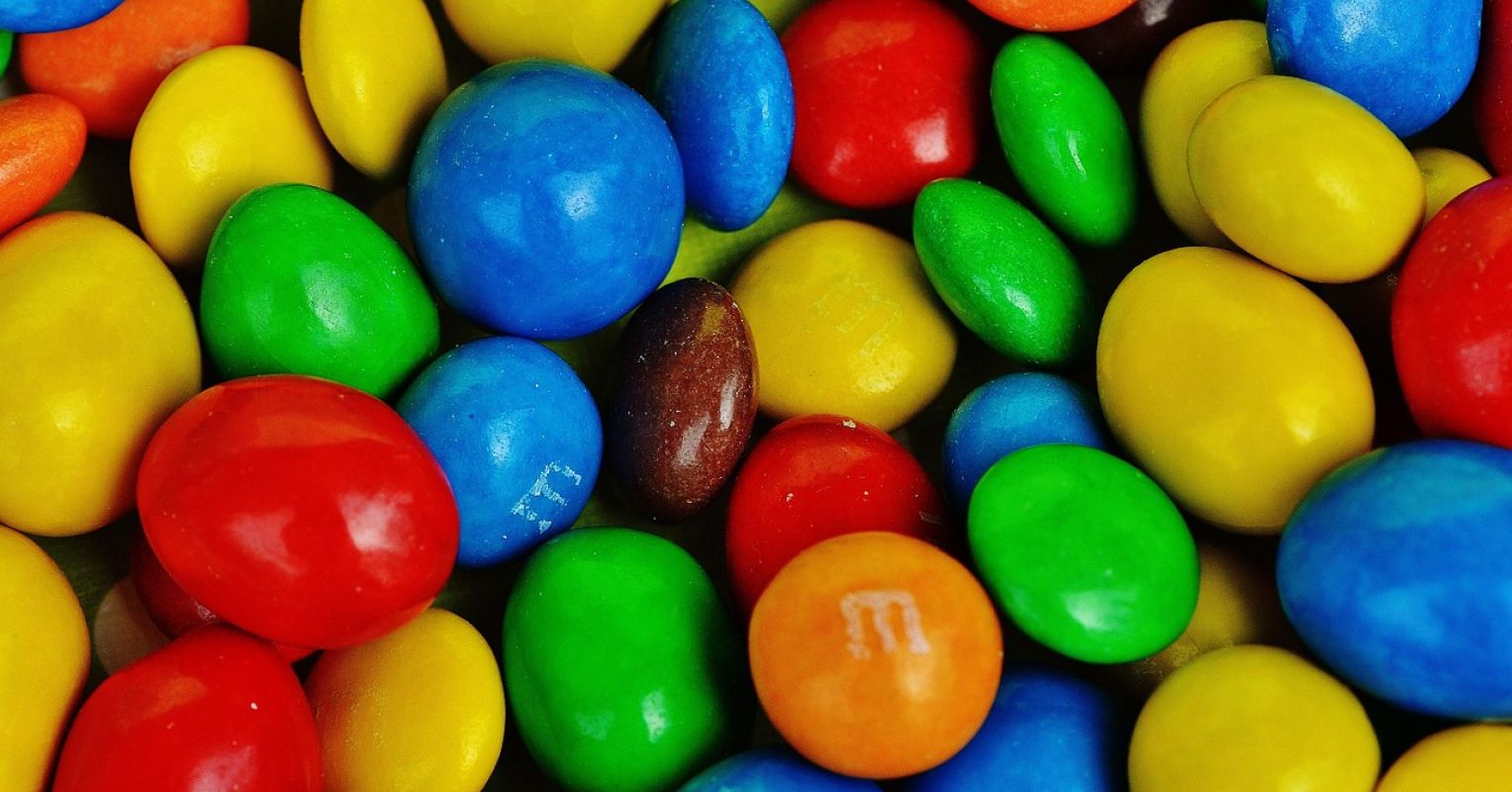 به همان اندازه M&M: آموزش بچه ها در مورد نژادپرستی از طریق بازی