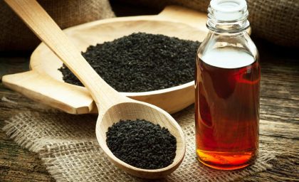 تقویت مو با روغن‌ های طبیعی قبل از حمام