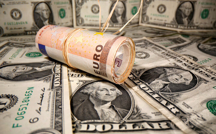 افسار دلار از دست اقتصاد در رفت/ قیمت ارز و دلار در اولین روز سال
