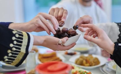 فامیل سالمندت روزه میگیره؟ این مطلب رو بهش نشون بده!