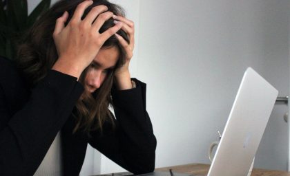 فریب و چرا ما بیش از حد اعتماد داریم
