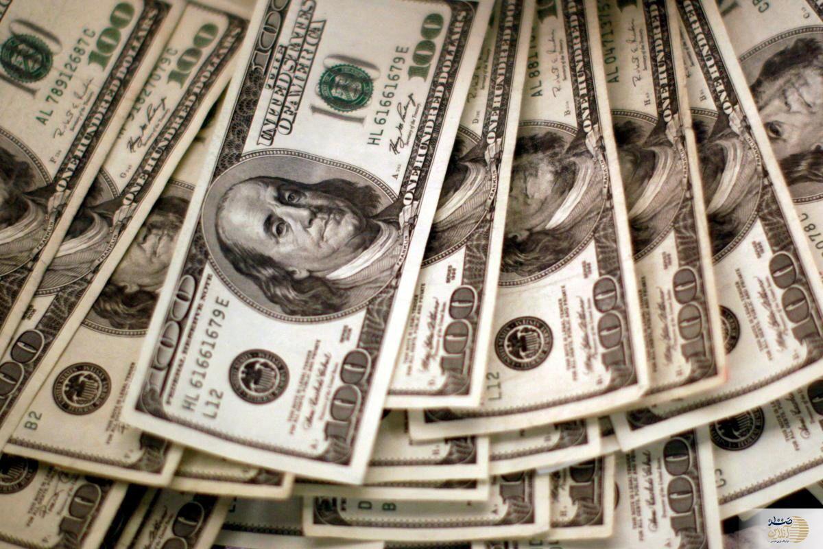 افسار دلار از دست اقتصاد در رفت/ قیمت ارز و دلار در اولین روز سال