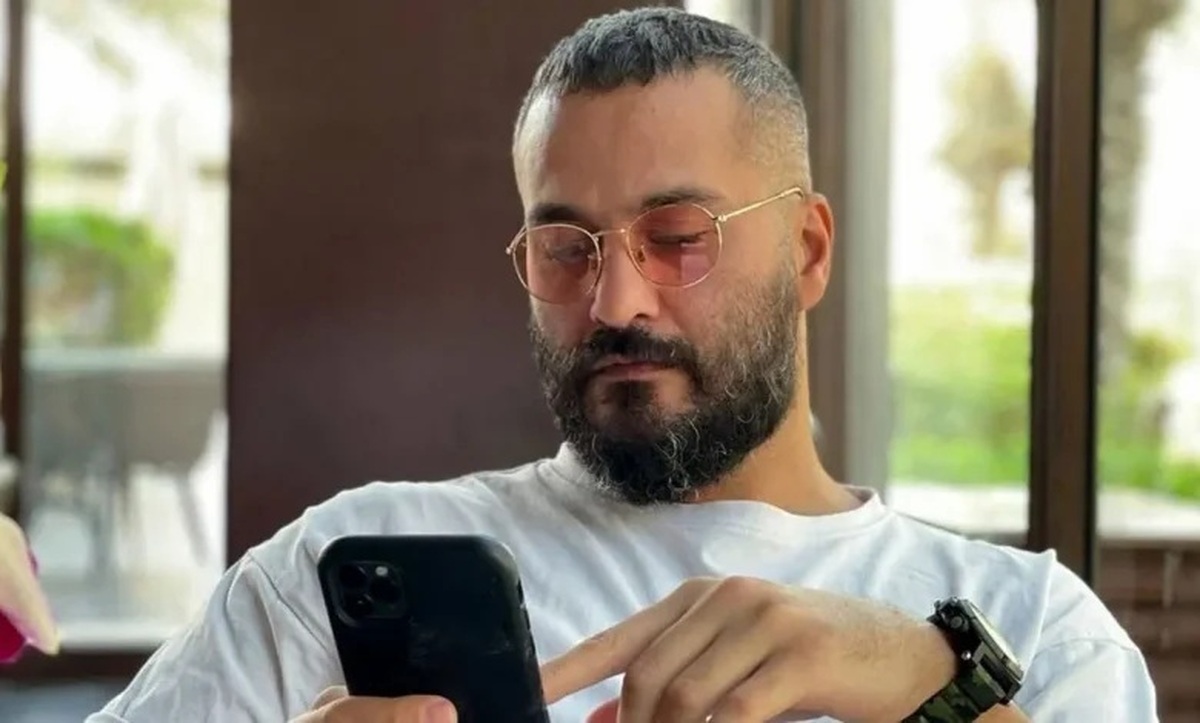 واکنش احساسی میلاد کی‌مرام در برنامه «۱۰۰۱»