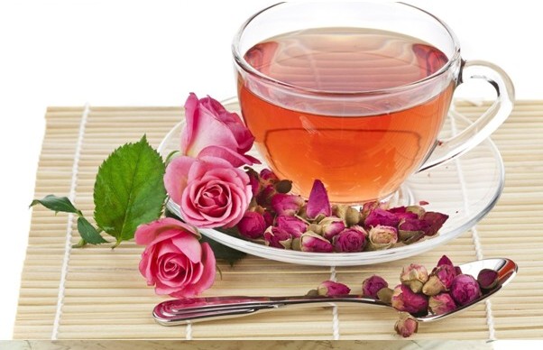 چای گل محمدی و فواید بی‌نظیر آن برای بدن
