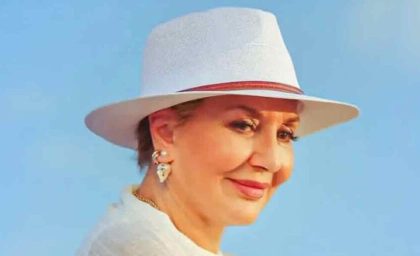 گوگوش با چادر مشکی به دفتر من آمد
