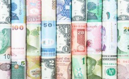 نرخ ارز دلار توسط کارشناس اقتصادی بررسی شد|پیش‌بینی تکان‌دهنده قیمت ارز دلار توسط کارشناس در سال 1404