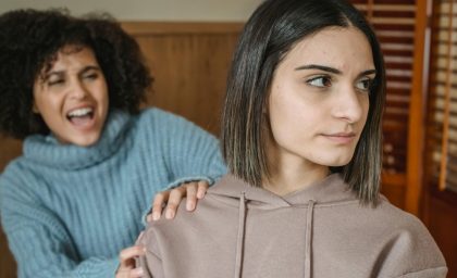 “اجازه دهید آنها” به معنای “ببخشید آنها”