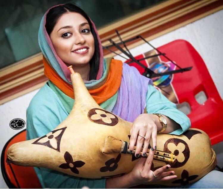 اجرای آهنگ معروف بوشهری توسط دختر محسن شریفیان در برنامه صدا‌تو + فیلم