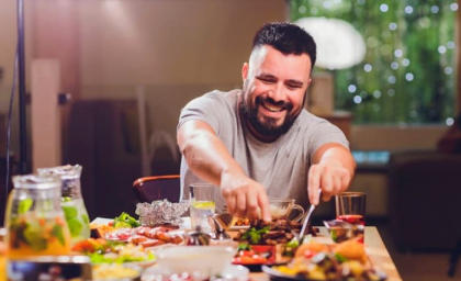 اگر غذایتان را زیر ۲۰ دقیقه می‌خورید، کمی آرام‌تر بجوید