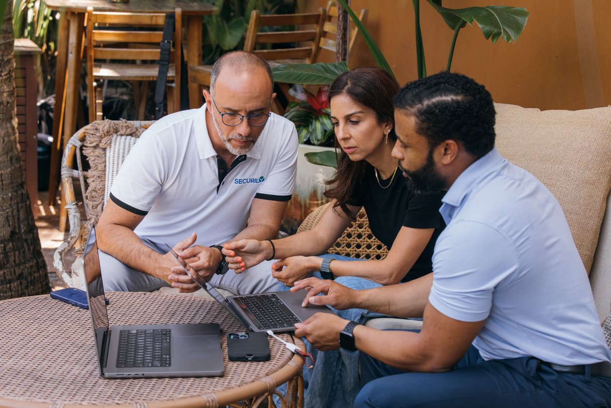 برنامه های گروهی زیرساخت آمریکایی باز است