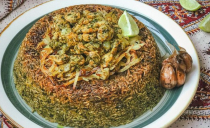 ته‌انداز مرغ با سس پستو؛ پلو مخلوط با طعم ویژه