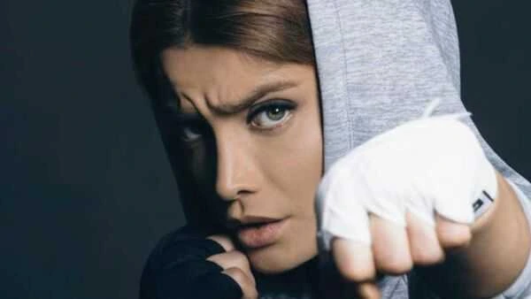 تینا آخوندتبار با استایل شیک ورزشی در باشگاه توجه همه را جلب کرد!