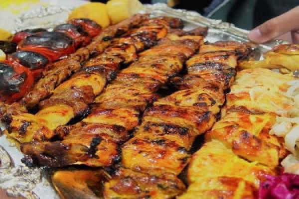 طرز تهیه جوجه کباب بدون نیاز به سیخ و منقل/ جوجه کباب زعفرانی را بدون دردسر درست کنید