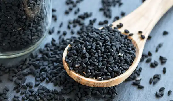 خواص بی‌نظیر دمنوش سیاه دانه برای بدن + فیلم