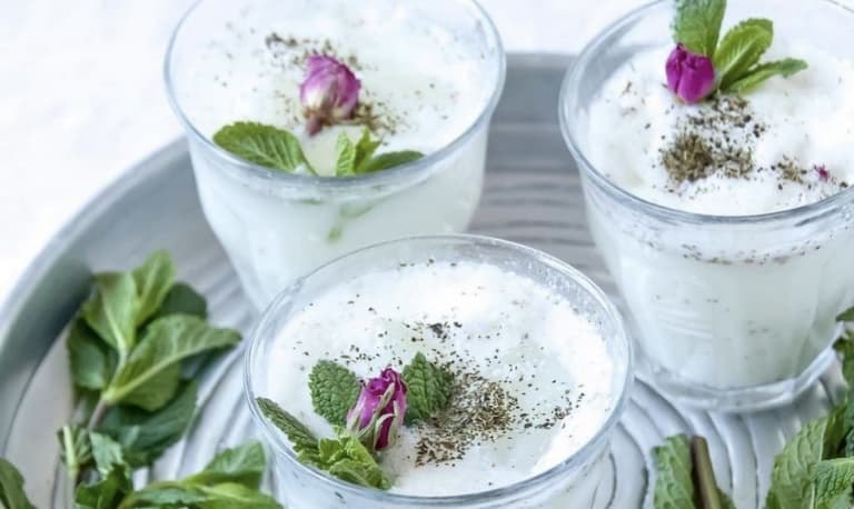 دوغ تازه؛ نوشیدنی خنک و مفید برای روزهای گرم