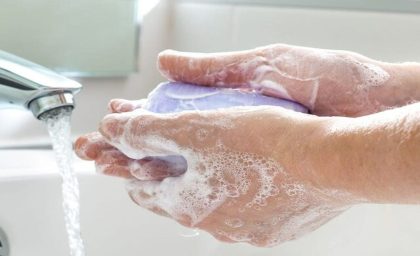 رشد باکتری دست شسته و نشسته: ویدیوی تفاوت را ببینید!