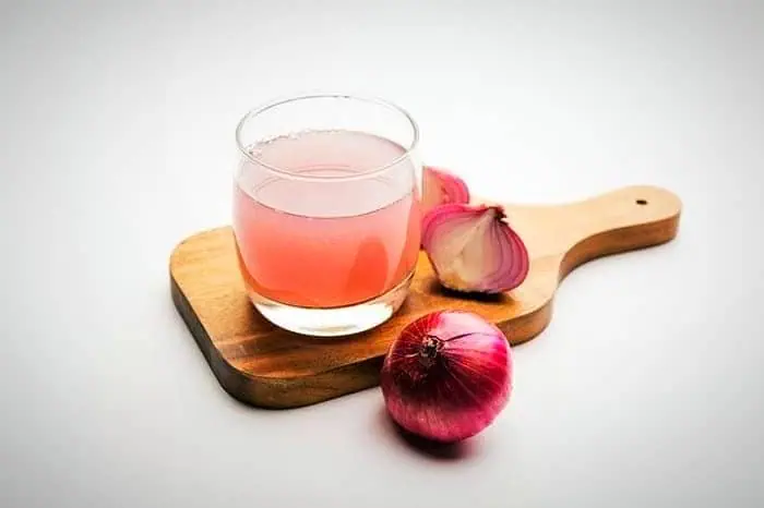 روش ساده برای محو جای زخم و جوش با آب پیاز