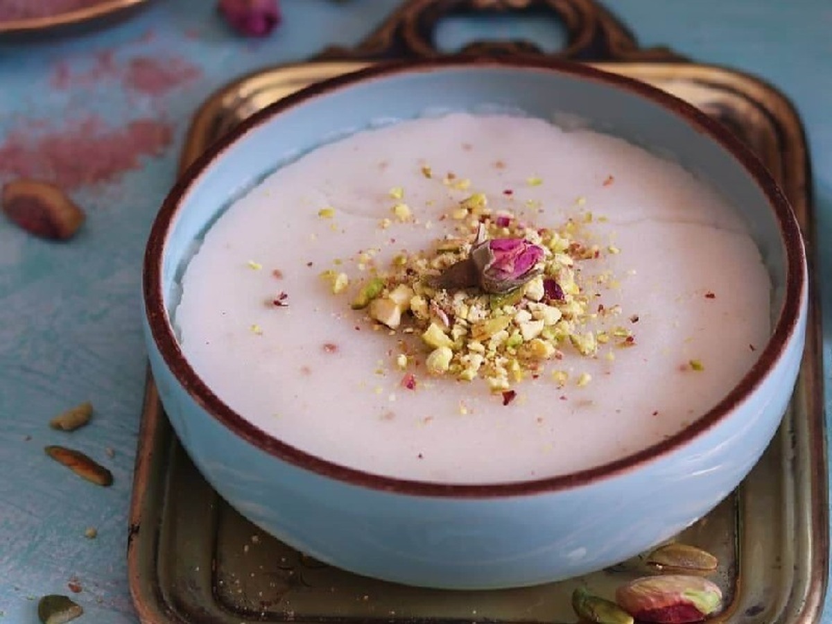طرز تهیه یک دسر لطیف و خوشمزه شیرازی