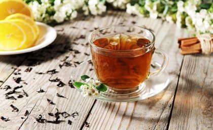 فوت کردن چای داغ؛ عادتی خطرناک که باید ترک شود !