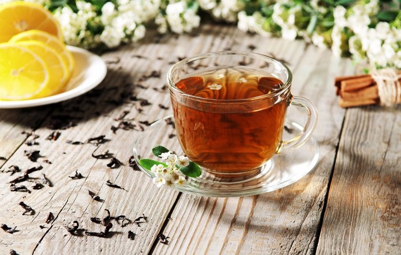 فوت کردن چای داغ؛ عادتی خطرناک که باید ترک شود !