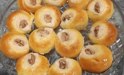 لذت طعم بی‌نظیر شیرینی خیس با کرم نارگیل