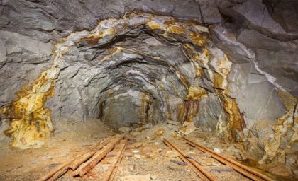 نگاهی به عمیق ترین معدن طلای جهان با زلزله های مداوم+ فیلم