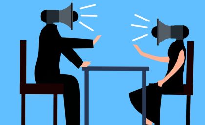 وقتی دو شخصیت تاریک استدلال می کنند ، جرقه ها پرواز می کنند