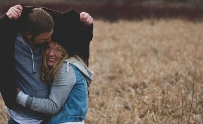 اکنون چگونه عاشق شما است: در مورد لحظات دردناک گذشته روشن شوید