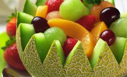 این ترفندهای میوه‌خوری فقط برای زیبایی نیست… معجزه می‌کنه!+فیلم