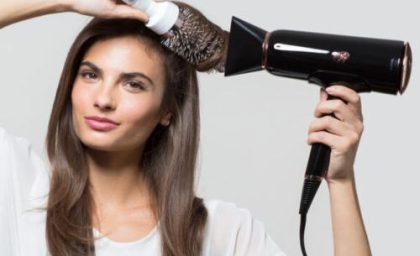 با این روش سشوار کردن موهای خود را خوش حالت کنید+ فیلم