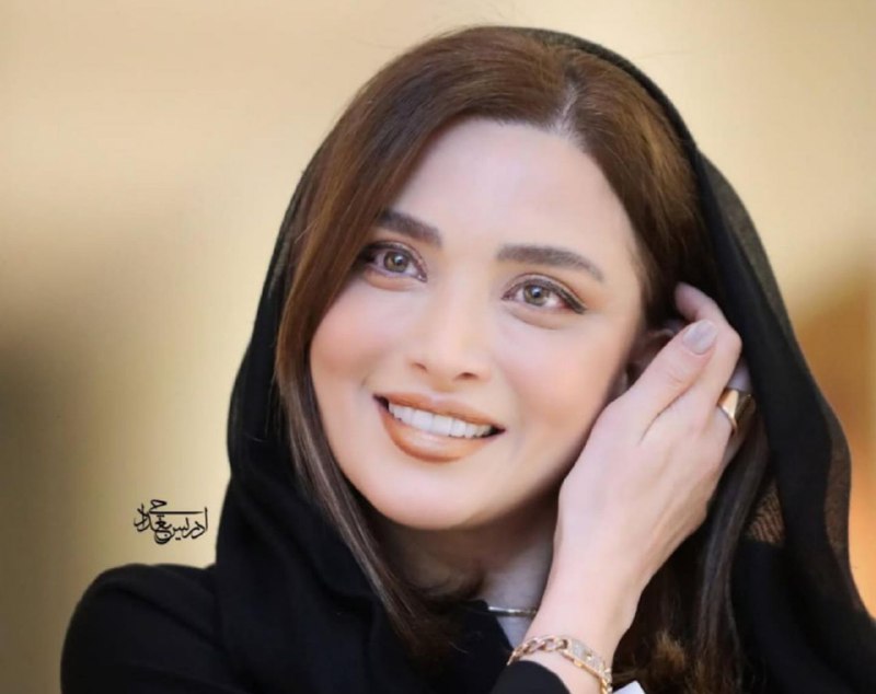 بهنوش طباطبایی با یک تیپ بهاری جلب‌توجه کرد