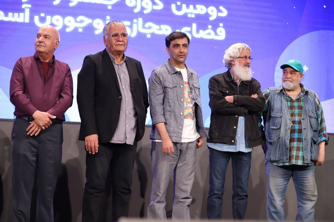 حضور پر شور هنرمندان در اختتامیه جشنواره آسمون + عکس