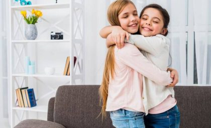 رابطه صمیمی با خواهر چطور سلامت روان را تقویت می‌کند؟