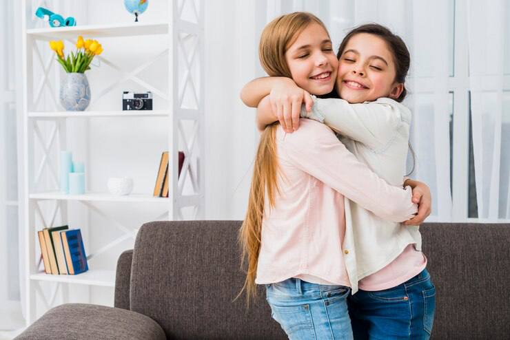 رابطه صمیمی با خواهر چطور سلامت روان را تقویت می‌کند؟