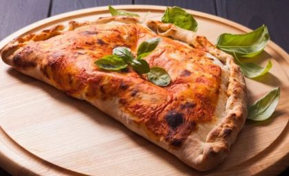 طرز تهیه کالزونه مرغ متفاوت و خوشمزه + فیلم