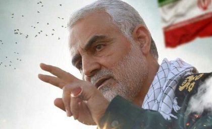 عکس آقای بازیگر در کنار حاج قاسم سلیمانی سر و صدا به پا کرد/ چهره سرشار از مهر و محبت حاج قاسم+ عکس
