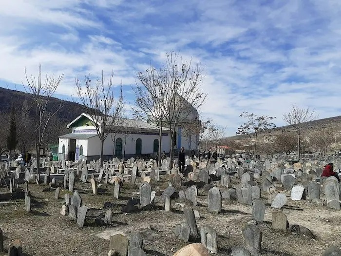قبرستان تاریخی سفیدچاه: میراث ۱۲۰۰ ساله در مازندران