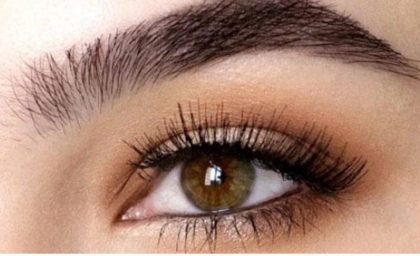نقش ابروهای طبیعی در افزایش جذابیت چهره؛ از مراقبت تا تقویت