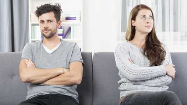 گس لایتینگ چیست؟ | گَس‌ لایتینگ در چه روابطی دیده می‌ شود؟ / گس‌ لایترها در روابط انسانی چه کاری انجام می دهند؟ + 10 تاکتیک رایج گس‌ لایترها / سوء استفاده‌ گری عاطفی با قدرت و کنترل احساسات