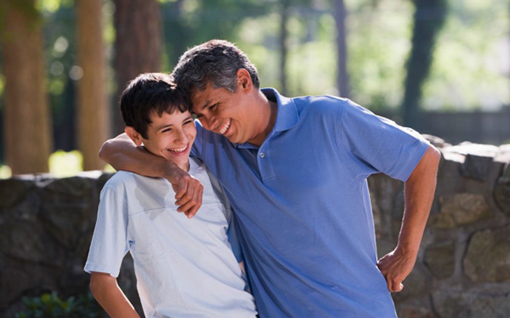 👪 چگونه رابطه با فرزندان نوجوان خود را بهبود ببخشیم؟