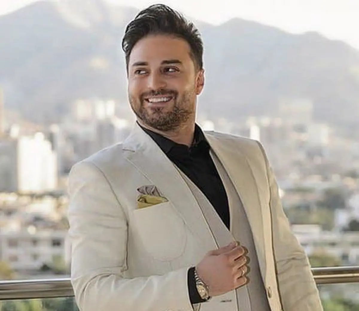 ژست‌های خاص بابک جهانبخش وایرال شد + عکس