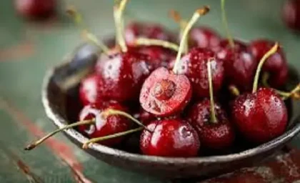 گیلاس در لیست میوه های لاکچری و گران قرار گرفت/ سود میلیاردی برای دلال های بازار