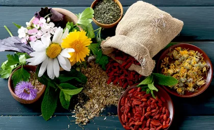 ۳ درمان موثر طب سنتی برای زخم دهان، سنگ کلیه و ترک کف پا
