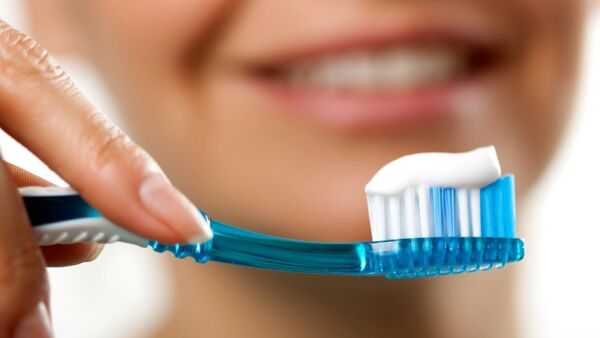 رابطه سلامت دهان و دندان و دردهای بدن/ زنان مبتلا به سردردهای میگرنی بخوانند