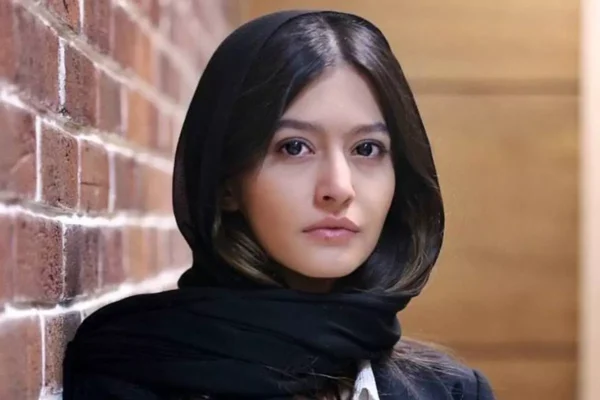 خانوم بازیگر با استایل تابستانی و کوتاه دلبری میکند + عکس استوری پردیس خانوم