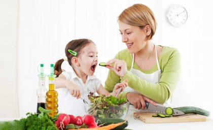 شروع قوی برای کوچولوها؛ از شیر تا غذا/ رازهای پنهان تغذیه کودکان/ دانسته های که برای هر مادر ضروری است